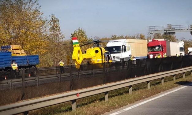 Halálos baleset Veszprém megyében – két utas bennégett az autóban