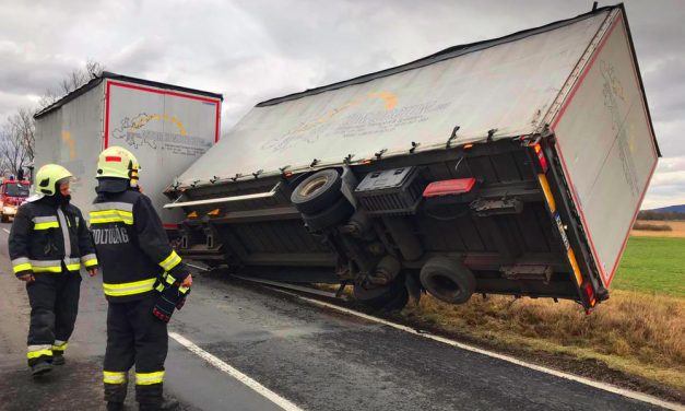 Meglepő dologra bukkantak a karambolos kamion roncsai között