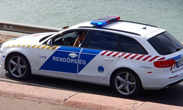 Életmentő rendőrök: Rosszul lett a taxiban a kismama, rendőrségi felvezetést kapott a kórházig – Videó a száguldozásról