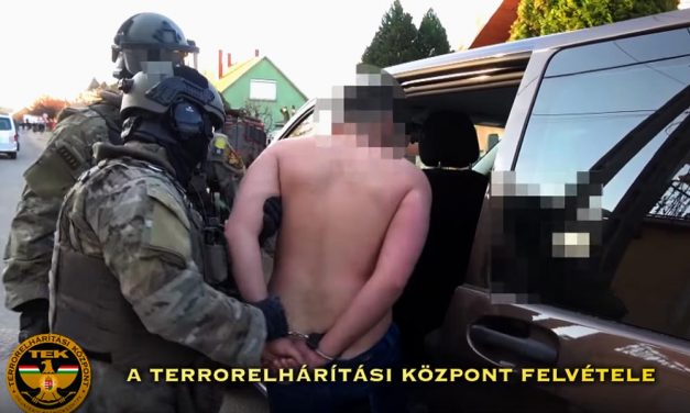 21 autót tört fel egy veszprém megyei pár