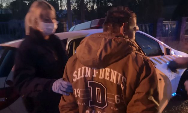100 rendőr csapott le az unokázós csaló bandára