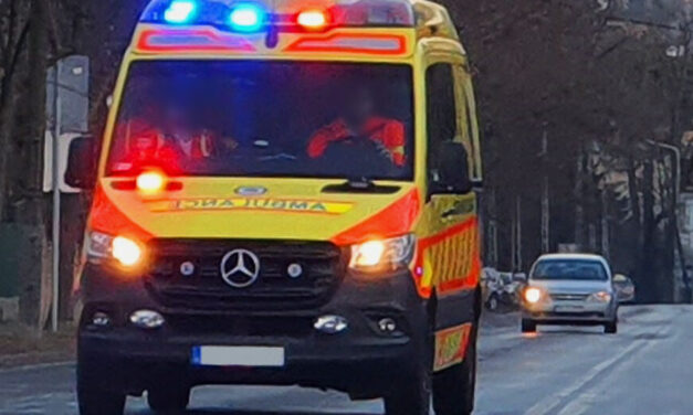 Bedrogozva támadt a rajta segítő mentőápolóra ez a férfi – A mentősnek a bordája is eltört