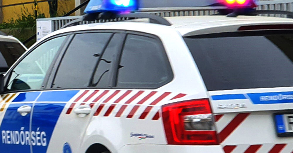 „Mivel a rendőrök tudták, a férfinál több fegyver is van, a TEK munkatársait is riasztották”: fejbe lőtte magát egy férfi Budapesten