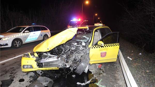 Nem kért bocsánatot a gyászoló családtól a bedrogozott, jogosítvány nélkül száguldozó taxis
