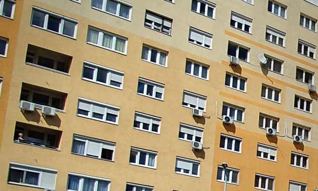 Mindenki a csodájára jár annak a fiúnak, aki leugrott a tízemeletesről Celldömölkön és túlélte