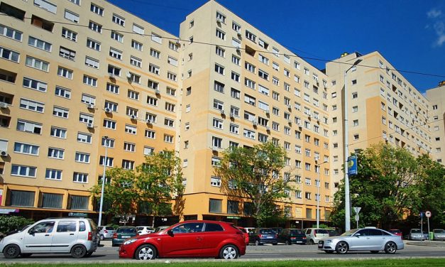 Újabb tragédia Budapesten: ugyanabból a házból ugrott a halálba egy fiatal nő, amelyből pénteken egy 3 éves gyermek esett a mélybe