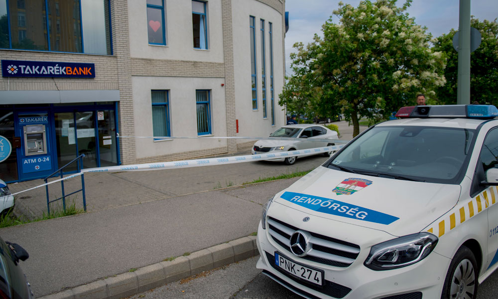 Bankrablás Pécsett! Egy év alatt másodszor rabolták ki ezt a Takarékbank fiókot