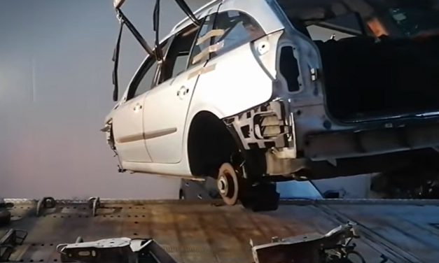 Autótolvaj bűnbandát leplezett le a rendőrség, 30 autót és két trélert foglaltak le több helyszínen