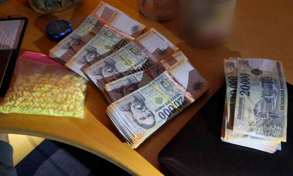 Lefoglalták a magyar drogkereskedők luxusautóit, pénzét. Jelentős fogásuk volt a rendőröknek