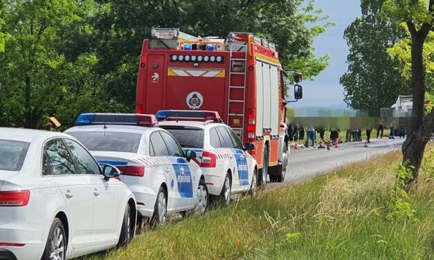 Kőszállító teherautóval ütközött egy személyautó – ketten a helyszínen meghaltak