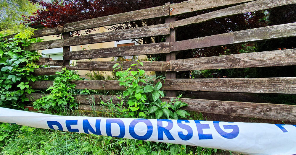 Embertelen elkövetők: az éjszaka közepén raboltak ki egy idős házaspárt Móron – a 94 éves férfit és feleségét kabáttal akarták megfojtani