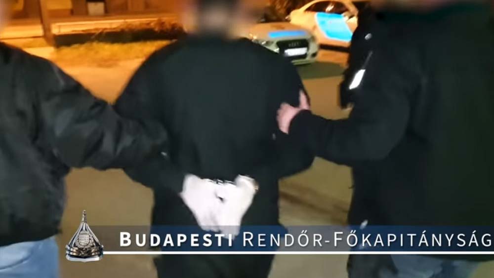 Tényleges életfogytiglant kaphat az a férfi, aki gyerekei szeme láttára végzett egy édesanyával a 10. kerületben