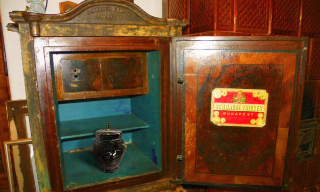 Kiderült, hogyan kerülhettek a hamvak az önkormányzat páncélszekrényébe