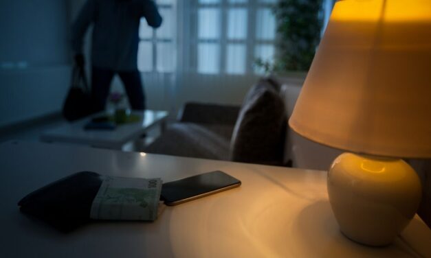 Egy idős házaspárhoz surrant be ez a férfi – csaknem egymillió forintjukat akarta ellopni