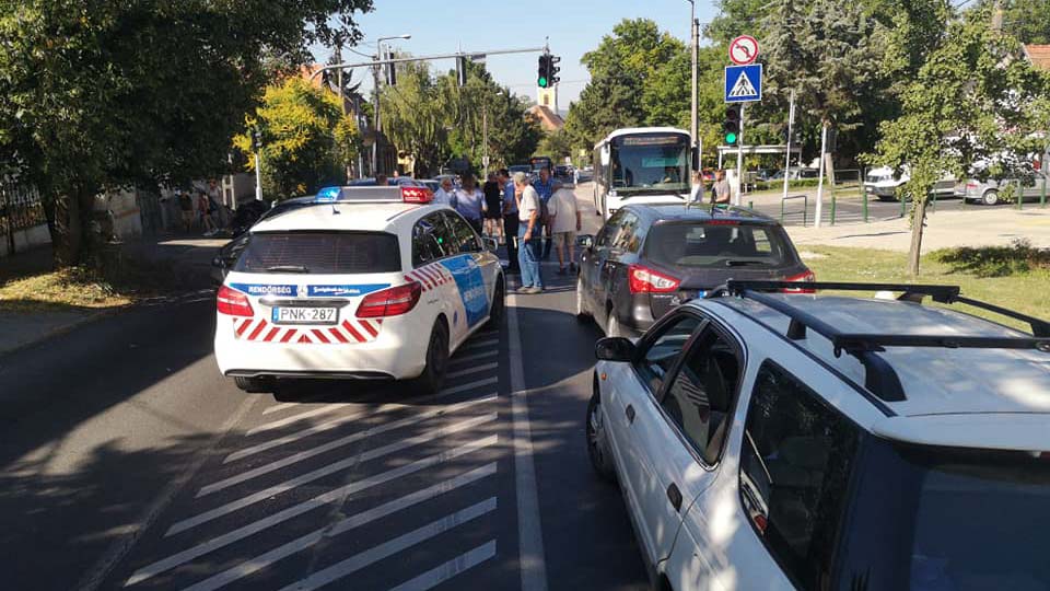 Egy édesanyát és 2 éves kislányát gázolt el egy autó