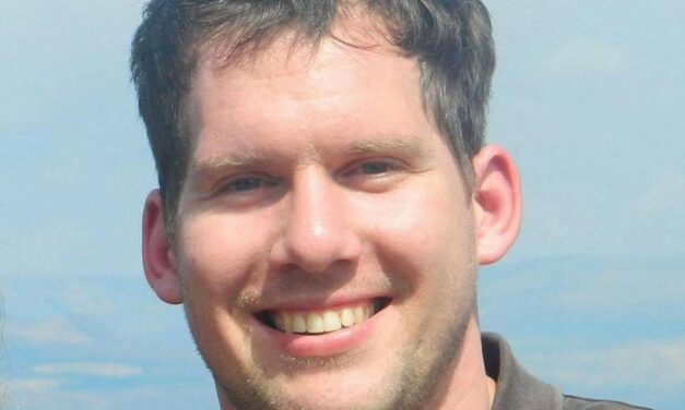 „Családja szeme láttára bilincselték meg és vitték el” – zár alá vették a 11 gyermekes család házát