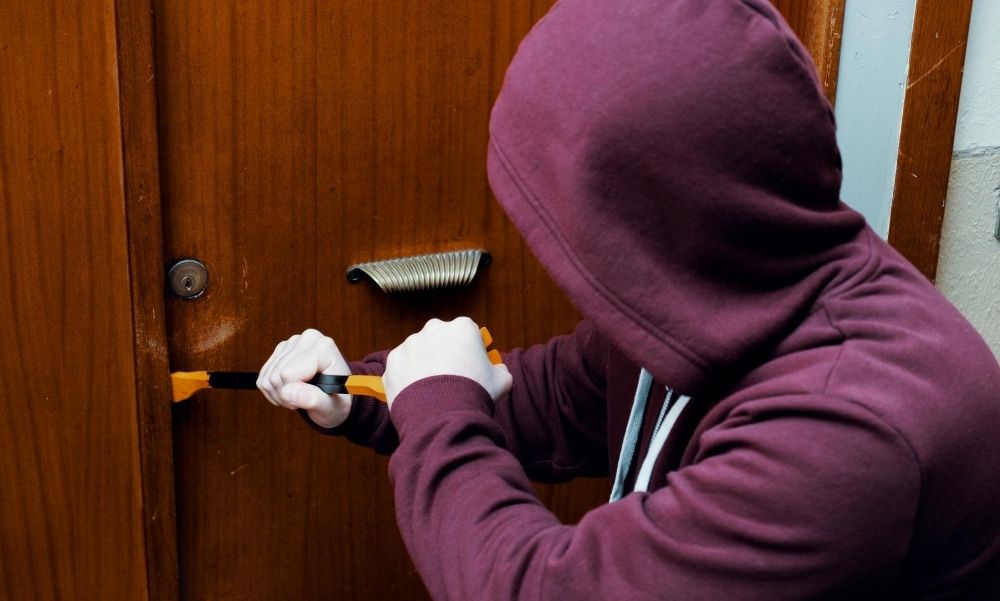 Vitt mindent a 15 éves fiú, amit csak látott – Ezt csinálta a lopott holmikkal