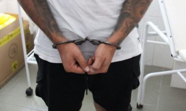 Többször is fejbe rúgta áldozatát Nyíregyházán a rabló, majd ez történt – videó