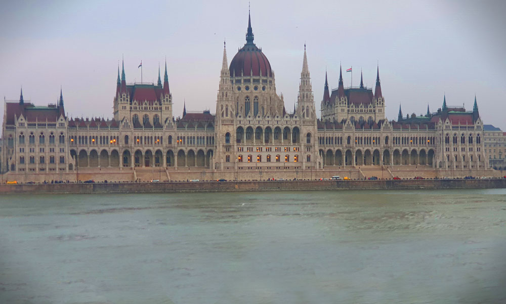 MOST ÉRKEZETT: Meghalt a parlament legidősebb képviselője
