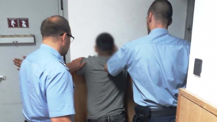 12 éves fiú rabolt ki egy 15 évest Debrecenben, egy óra múlva már bilincsben volt a tolvaj
