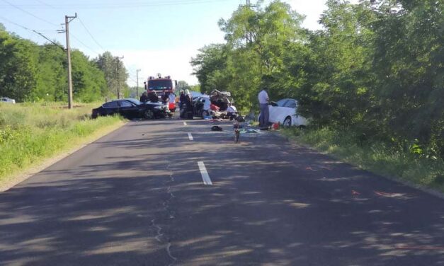 Három autó ütközött, egy kisgyereket mentőhelikopter szállított kórházba