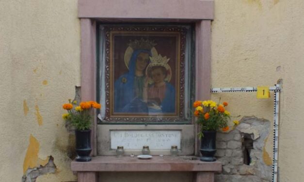 A templom adománygyűjtő perselyét rabolták ki, de már bilincsben a kiskorú tolvajok