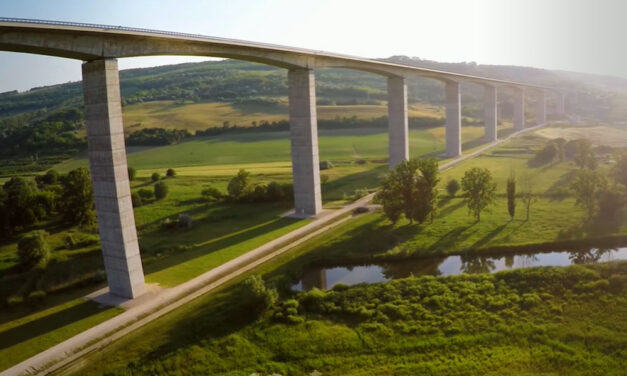 „A legjószívűbb ember, akit valaha ismertem” – így búcsúznak barátai a Kőröshegyi völgyhídnál meghalt 22 éves fiútól