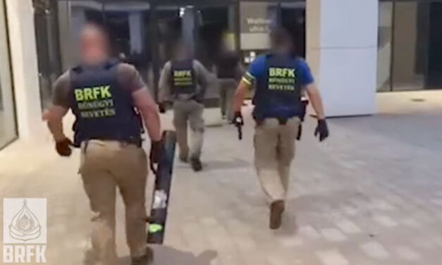 Fiatal lányok futtatóira csaptak le a rendőrök Budapesten