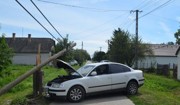 Ittas lehetett, mikor a villanyoszlopnak hajtott
