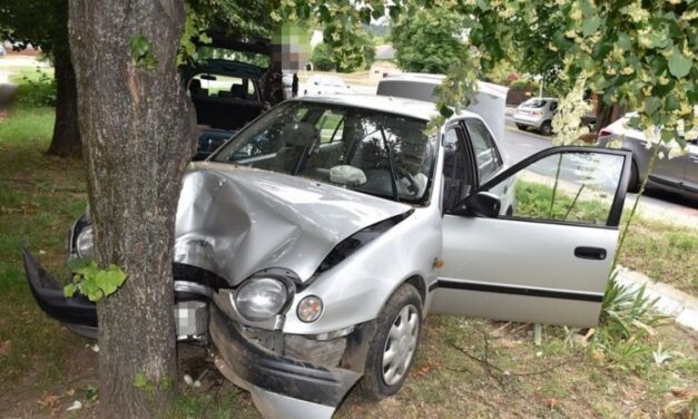 Balesetet okozott a nő, gyermeke és másik utasa súlyosan megsérült