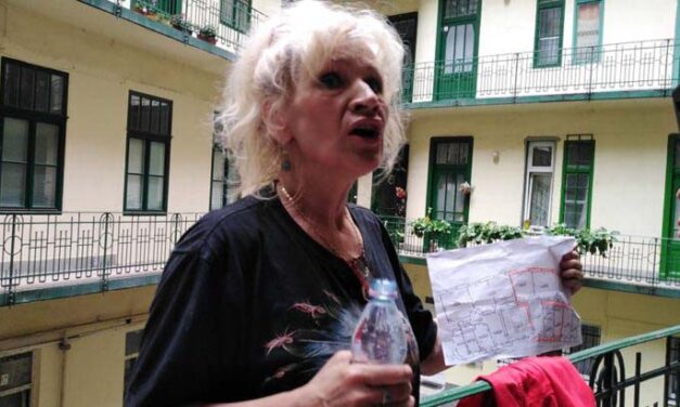 Bíró Ica kilakoltatásakor olajos lével öntötték le a rendőröket, 5 évet kaphat az elkövető, már nyomoznak