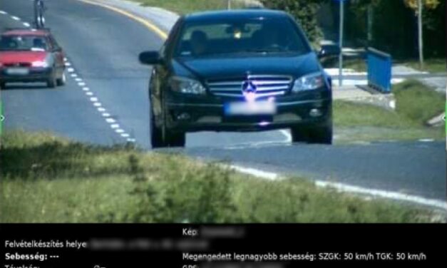 A megengedett sebesség több mint duplájával közlekedett egy autós, a traffipax előtt