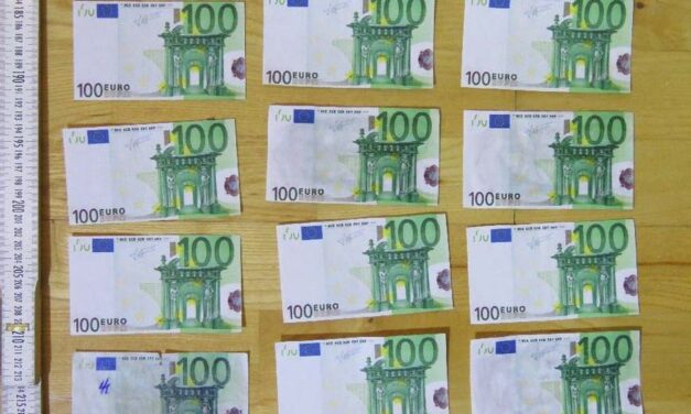 Pénzgyárat üzemeltettek a lakásukban: egy vásárlás során buktak le