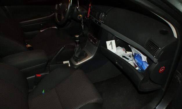 Kábítószer-kereskedőre csaptak le a szabolcsi rendőrök, nagy mennyiségű drogot találtak ennek a férfinak a kocsijában