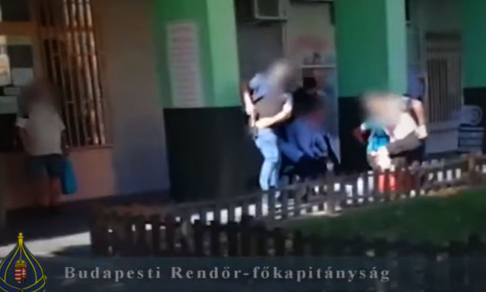 Lerohanták a sorozatbetörőket az utcán a rendőrök, a járókelők is csak néztek, mi történik körülöttük