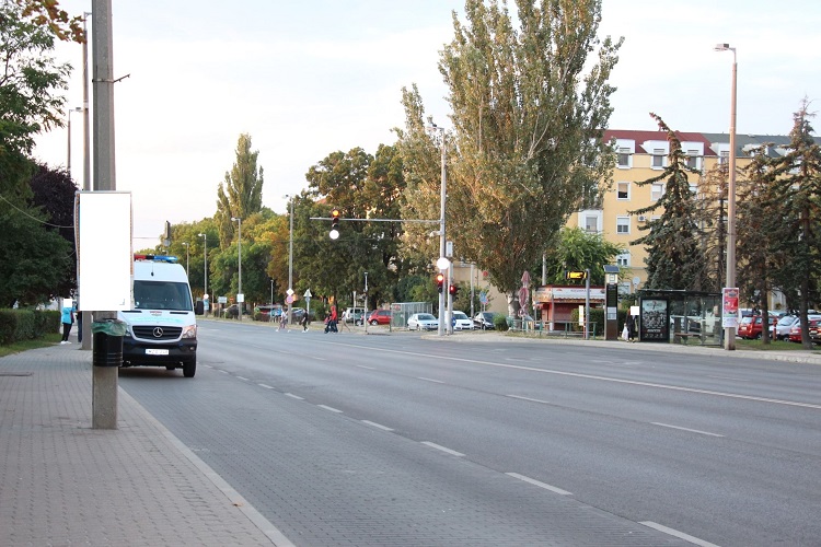 Ismerősét szúrhatta meg a tatabányai férfi a nyílt utcán – Itt vannak a sokkoló részletek