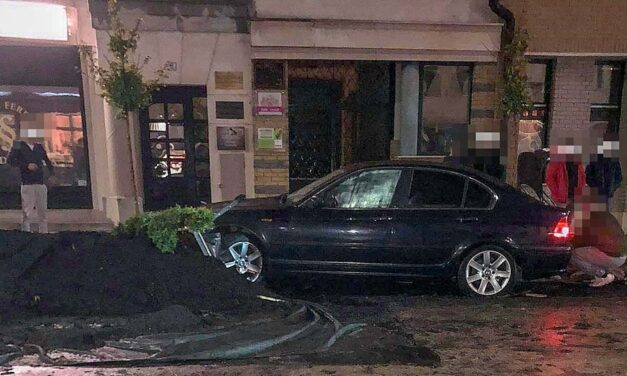 Ámokfutó tarolt a kalocsai sétálóutcán, a közeli patika kamerája rögzítette a balesetet