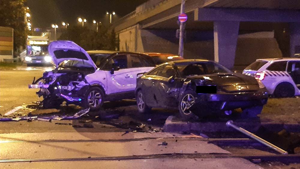 Egész délután szóltak a szirénák, balesetsorozat a fővárosban