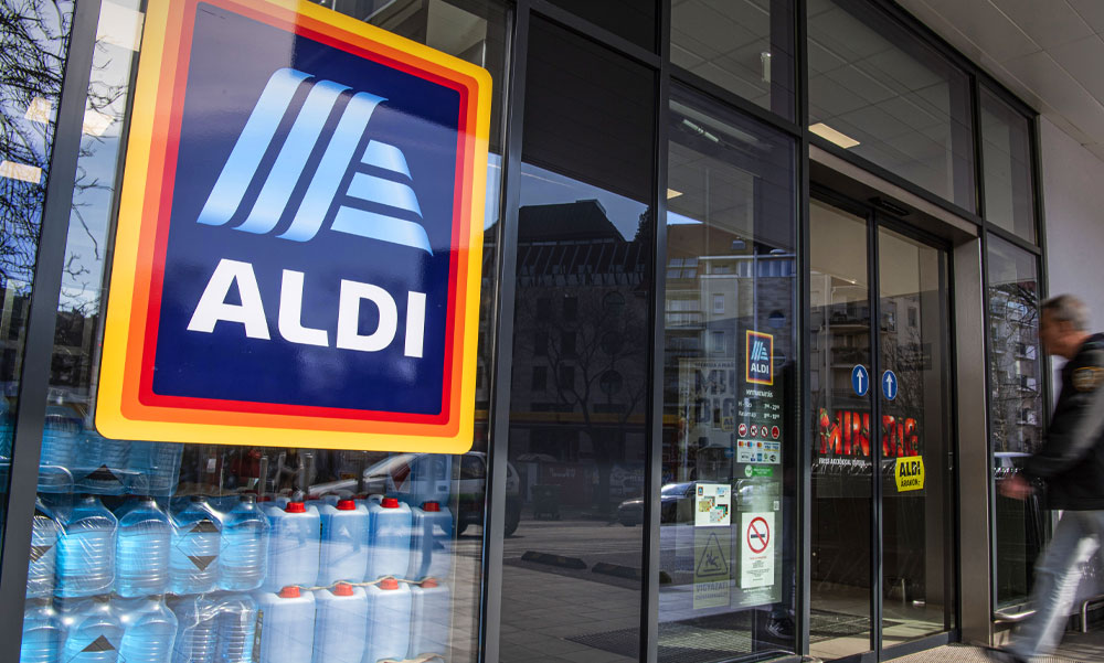 400 ezer forint értékű áruval sétált ki egy nő a kiskunhalasi Aldi-ból: az asszony éjjel magánházakat fosztogatott