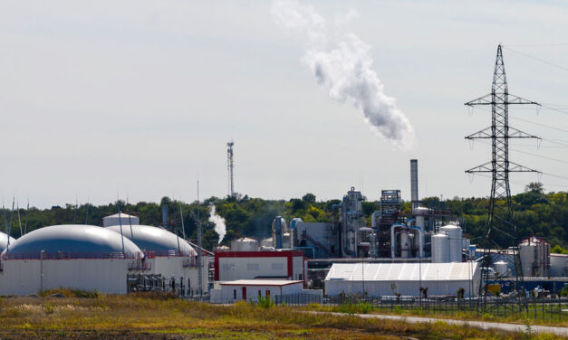 A mérgező gáztól öklendeztek, fulladoztak a munkások, 28 embert vittek kórházba, 4 mentőhelikopter érkezett a helyszínre ﻿