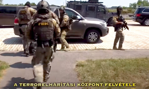 Megvan, hogy miért volt tegnap az a hatalmas felhajtás a Belügyminisztérium körül, súlyos bűnözőket hoztak