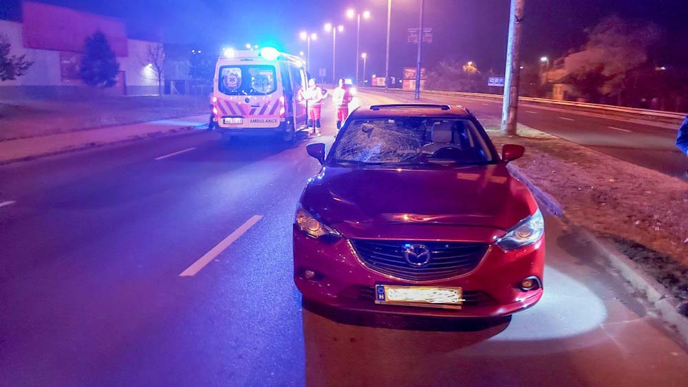 Halálos gázolás Nyíregyházán, mentők kezdtek oltani egy kigyulladt autót Budán