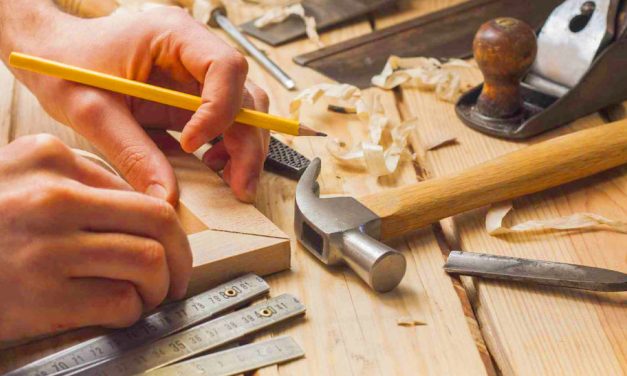 Műhelyében hancurozott a prostituálttal a 70 éves asztalos, meg is lett a bőjtje