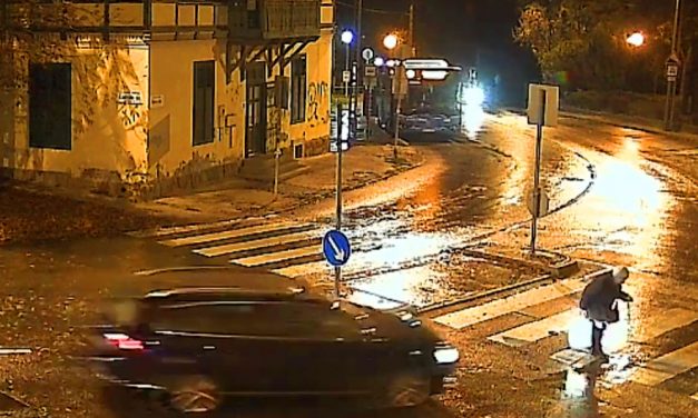 Cserbenhagyásos gázolás Budapesten, megállás nélkül hajtott át a nénin a fekete autós