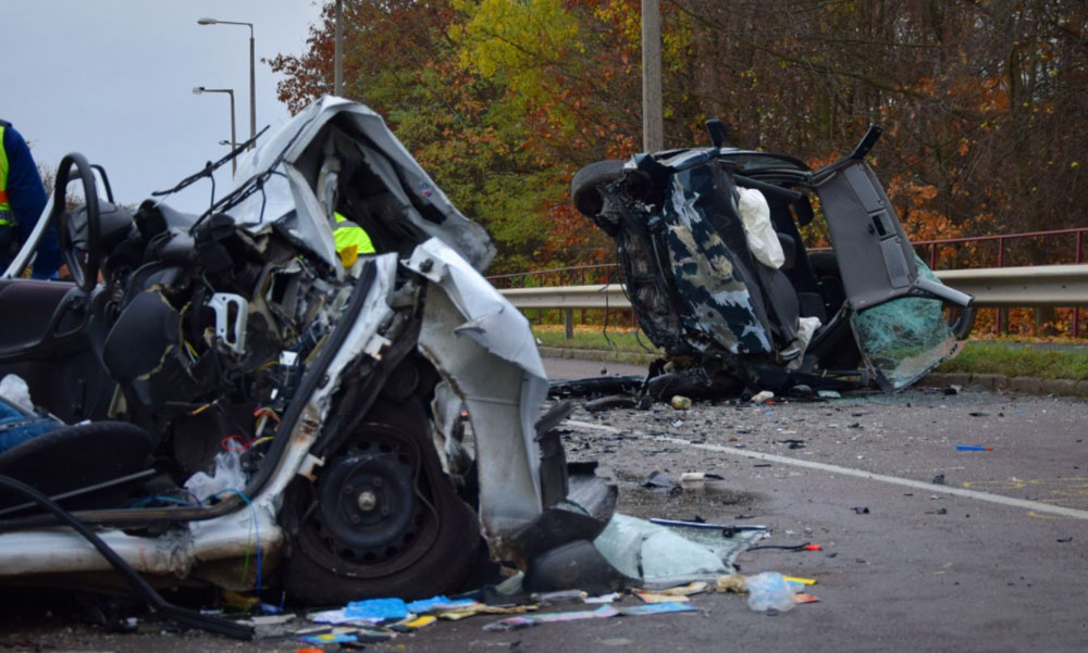 „Képtelen vagyok magamhoz térni, amióta megtudtam, hogy az én autómmal öltek meg két embert. Azóta sírok” – vádat emeltek a szökésben lévő, drogos, 17 éves fiú ellen, aki miatt meghalt egy idős házaspár