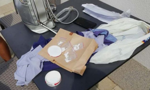 Aldis zacskóban tárolta a kábítószert, telekocsival szállíttatta ügyfeleinek az anyagot