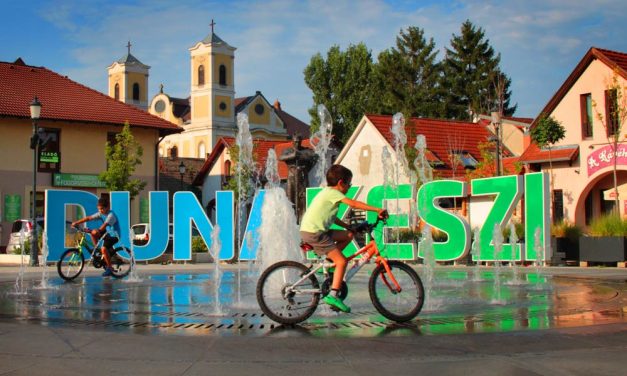 Botrány Dunakeszin: Felnőttfilmet forgattak a helyi focicsapat épületeiben, ahol óvodások is megfordulnak, feljelentést tett a polgármester