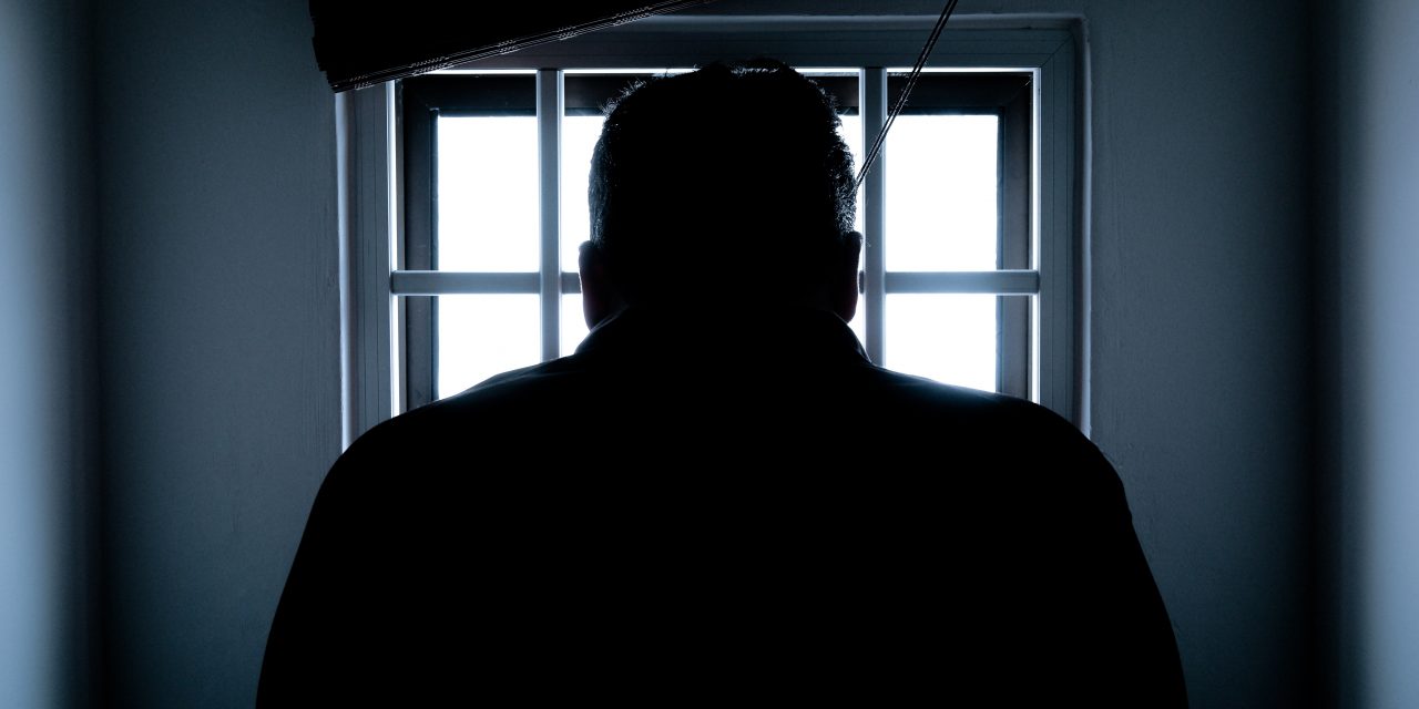 Horror a zárkában: döbbenetes dolgokra kényszerítette cellatársait két férfi, állandó félelmben teltek a rabok napjai