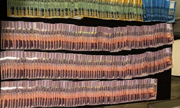 Egy szerelmespárra és egy testvérpárra csaptak le a nyomozók: rengeteg drog és pénz volt náluk