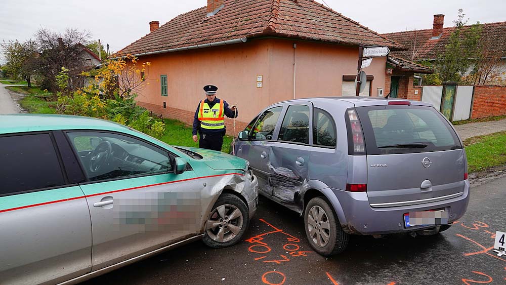 Kisgyermek sérült egy balesetben Szegváron, kamion és kisteherautó rohant egymásba Alsószentivánnál